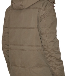 市场上装-大衣-时尚商务大衣