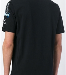 市场上装-T恤-休闲男装t恤