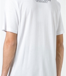 市场上装-T恤-休闲男装t恤