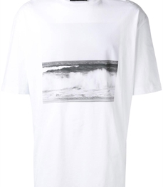 市场上装-T恤-休闲男装t恤