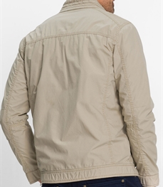 市场上装-夹克-时尚商务夹克