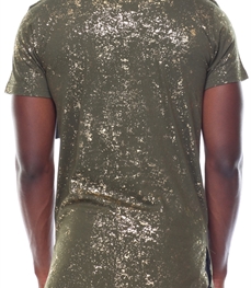 市场上装-T恤-时尚男装t恤