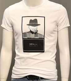 市场上装-T恤-时尚男装t恤