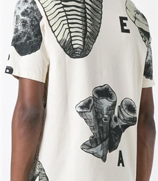 市场上装-T恤-休闲男装t恤