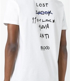 市场上装-T恤-休闲男装t恤