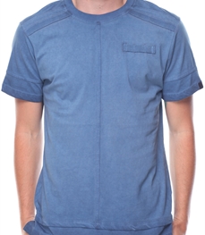 市场上装-T恤-时尚男装t恤