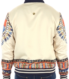 市场上装-夹克-时尚男装夹克