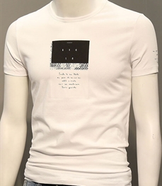 市场上装-T恤-时尚男装t恤