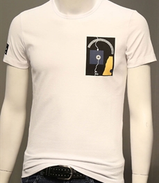 市场上装-T恤-时尚男装t恤