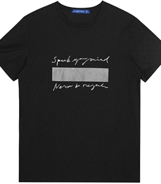 市场上装-T恤-时尚男装t恤