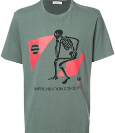 市场上装-T恤-休闲男装t恤