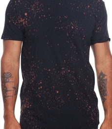 市场上装-T恤-时尚男装t恤