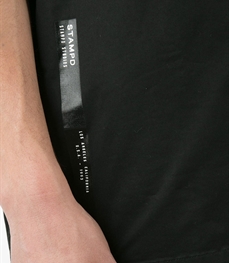 市场上装-T恤-休闲男装t恤