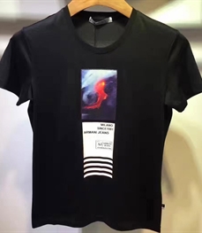 市场上装-T恤-时尚男装t恤