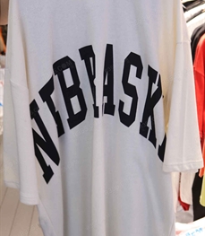 市场上装-T恤-（实拍）时尚男装t恤