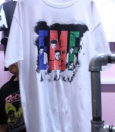 市场上装-T恤-（实拍）时尚男装t恤