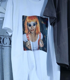 市场上装-T恤-（实拍）时尚男装t恤