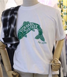 市场上装-T恤-（实拍）时尚男装t恤