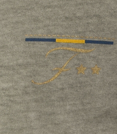 市场上装-T恤-休闲男装t恤