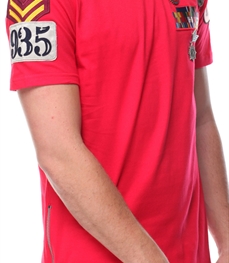 市场上装-T恤-时尚男装t恤