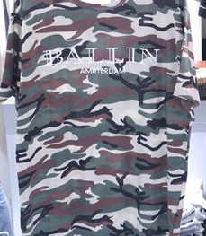 市场上装-T恤-（实拍）时尚男装t恤