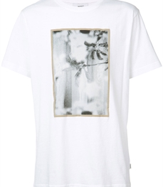 市场上装-T恤-休闲男装t恤