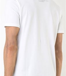 市场上装-T恤-休闲男装t恤