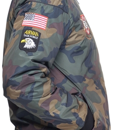 市场上装-夹克-时尚男装夹克