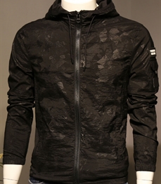 市场上装-夹克-时尚男装夹克