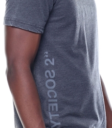 市场上装-T恤-时尚男装t恤