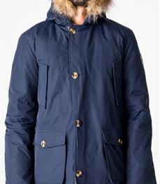 市场上装-大衣-时尚商务大衣