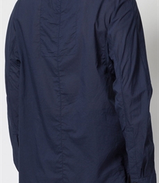 市场上装-衬衫-休闲男装衬衫