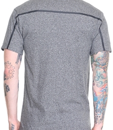 市场上装-T恤-时尚男装t恤