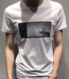 市场上装-T恤-时尚男装t恤