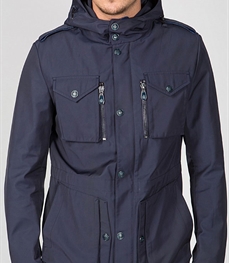 市场上装-大衣-时尚商务大衣