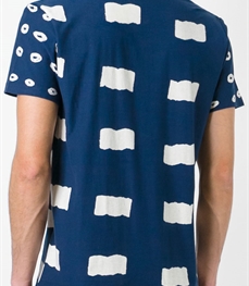 市场上装-T恤-休闲男装t恤