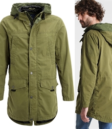 市场上装-中长外套-休闲男装马甲