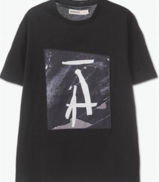 市场上装-T恤-休闲男装t恤