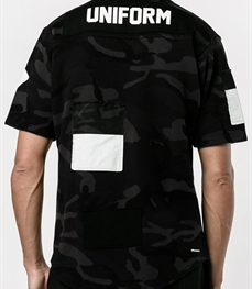 市场上装-T恤-休闲男装t恤