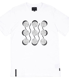 市场上装-T恤-休闲男装t恤