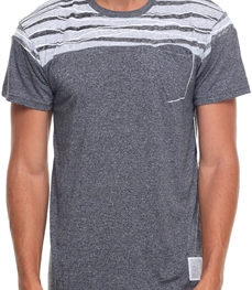 市场上装-T恤-时尚男装t恤