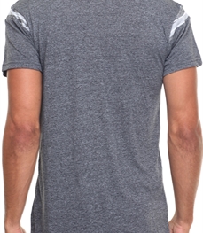 市场上装-T恤-时尚男装t恤