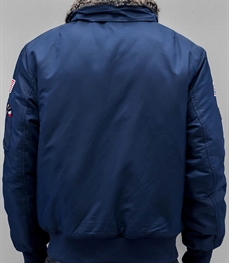 市场上装-夹克-时尚男装夹克