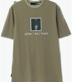 市场上装-T恤-休闲男装t恤