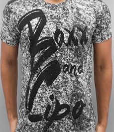 市场上装-T恤-时尚男装t恤