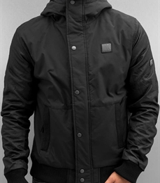 市场上装-夹克-时尚男装夹克