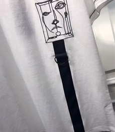 市场上装-T恤-时尚男装t恤