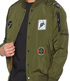 市场上装-夹克-时尚男装夹克