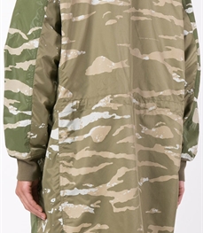 市场上装-中长外套-休闲男装中长外套