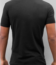 市场上装-T恤-时尚男装t恤